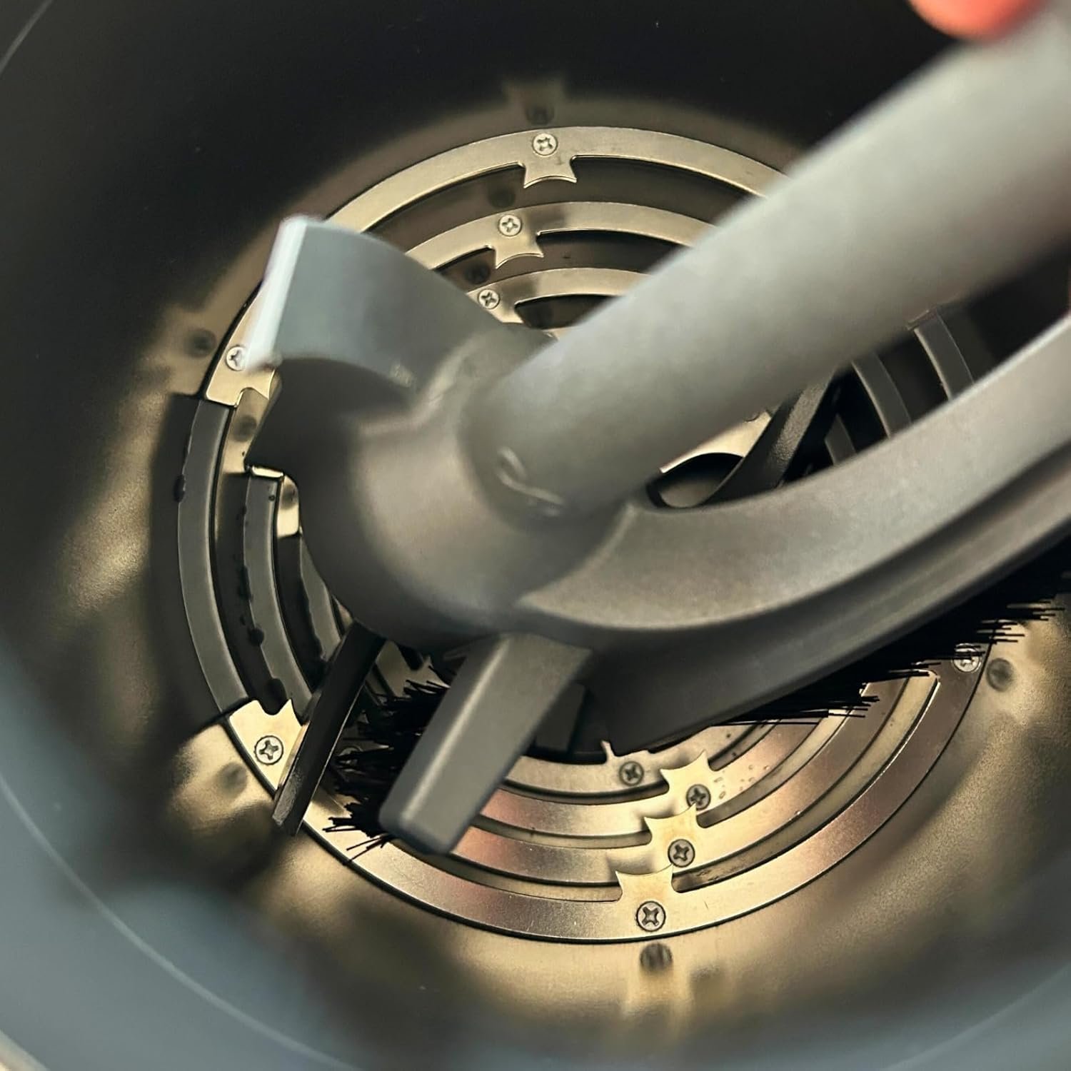 Cepillo InfinityBrush para cocina - detalle de cerdas y agarre